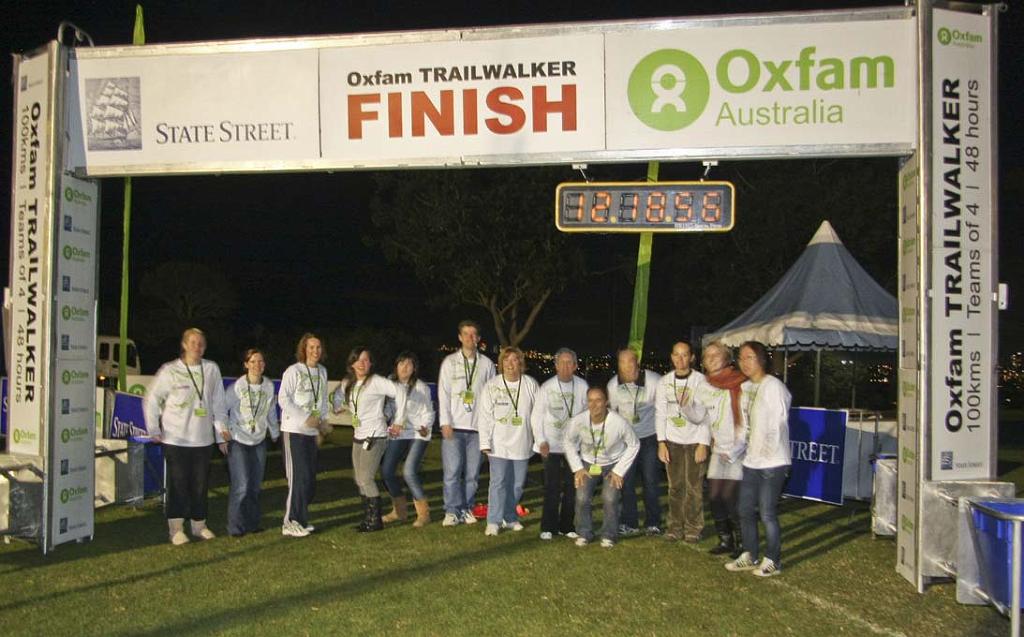 GB-_131-Finish Area - Volunteers.jpg